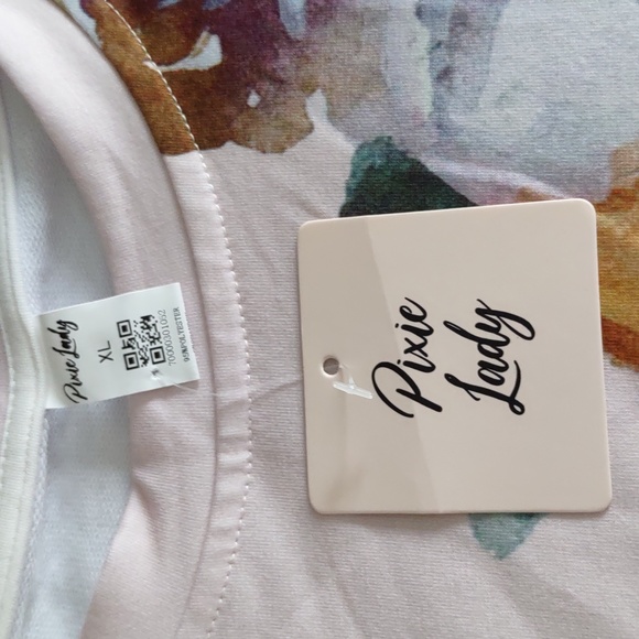 NWT Pixie Lady Size XL Floral Fox Print Pink Sweatshirt - Picture 3 of 12